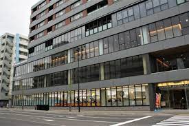 ドラックストア　ツルハドラッグ北4条店（ドラッグストア）まで435m