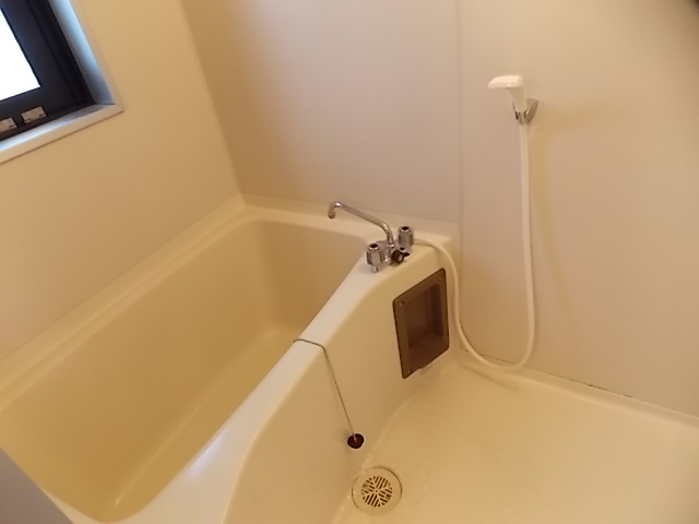 バス・シャワールーム　お風呂で日々の疲れを落としましょう