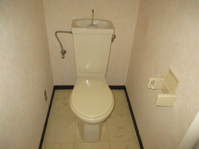 トイレ　コンパクトで使いやすいトイレです