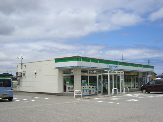 その他　ファミリーマート富山綾田町店（その他）まで626m