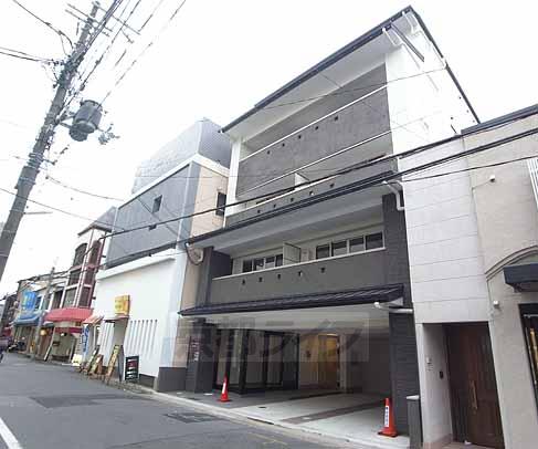 建物外観　プラザ大手筋の目の前です！