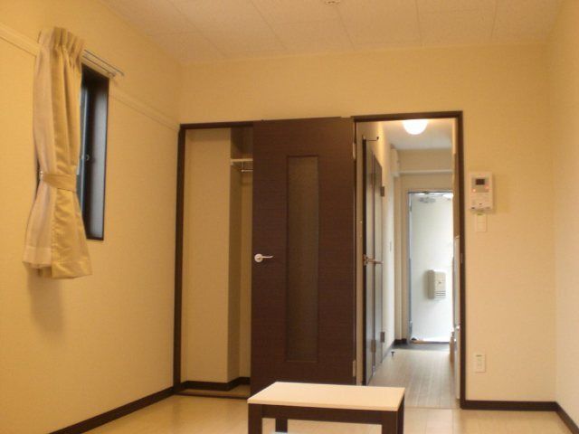 トイレ　※全て別号室のお写真。内装等参考にしてください。