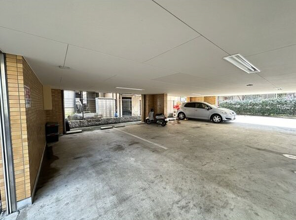 駐車場　駐車場完備です