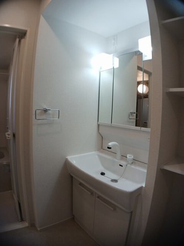 洗面設備　使いやすい洗面所です