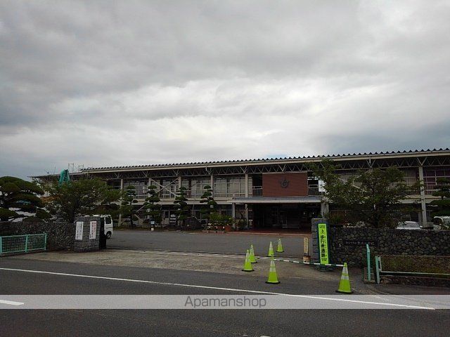 小学校　観音寺市立豊浜小学校（小学校）まで600m