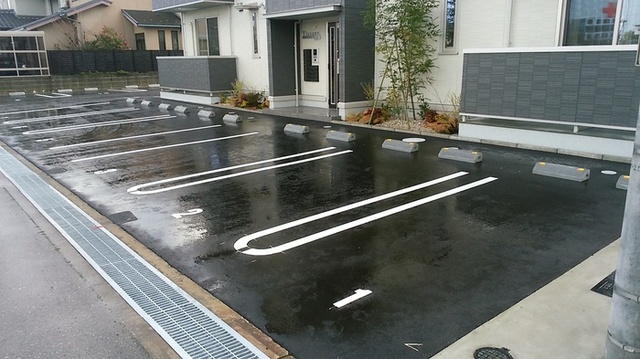 駐車場　駐車場