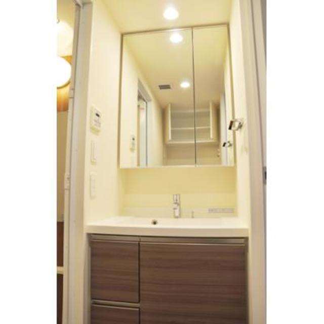 洗面設備　※写真は同タイプ住戸です。