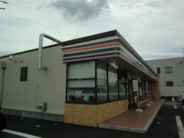 コンビニ　セブンイレブン（コンビニ）まで430m