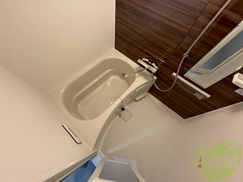 バス・シャワールーム　お風呂になります。一日の疲れを癒してくださいね。