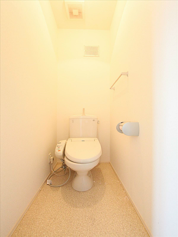 トイレ　温水洗浄便座機能付