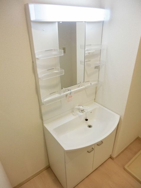 洗面設備　シャンプードレッサー付き独立洗面所