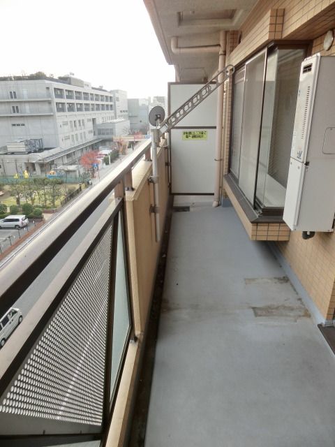 バルコニー　広々としたバルコニーです