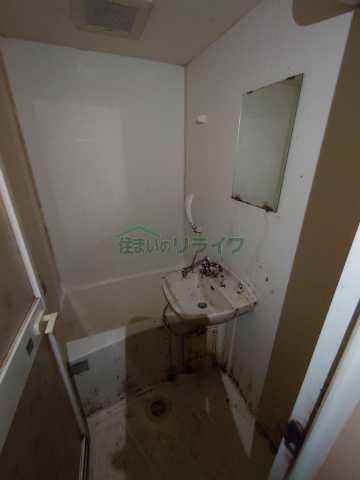 洗面設備　別部屋の参考写真になります。