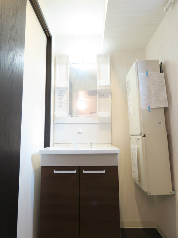 洗面設備　コンパクトで使いやすい洗面所