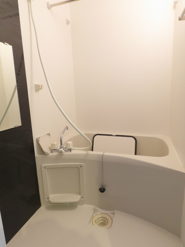 バス・シャワールーム　落ち着いた空間のお風呂です