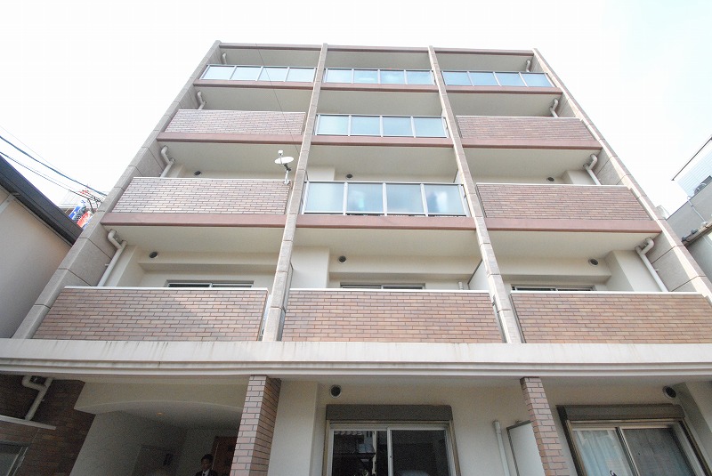 建物外観　雰囲気のある入口