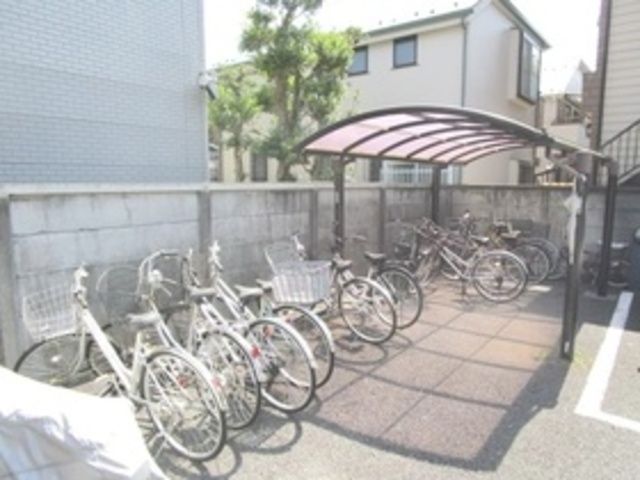 駐車場　タウンハウジング府中店まで