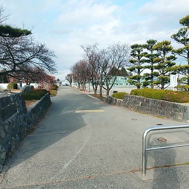 小学校　松本市立梓川小学校（小学校）まで2932m