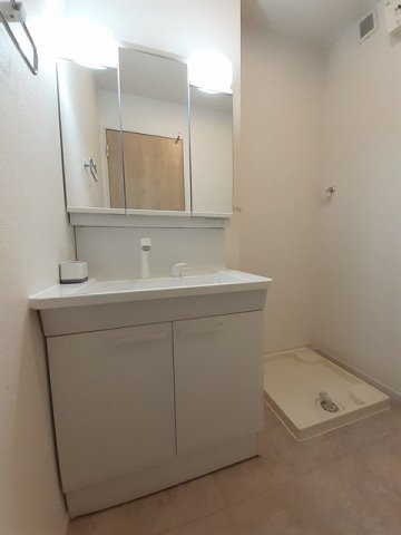 洗面設備　使いやすい洗面所です