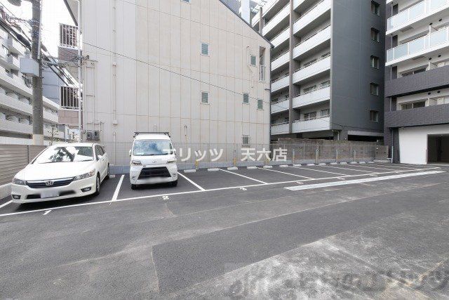 駐車場　駐車場