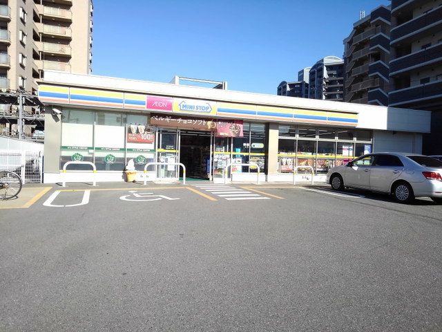 コンビニ　ミニストップ博多吉塚3丁目店（コンビニ）まで6m
