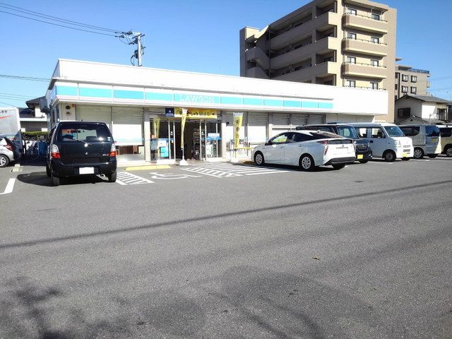 コンビニ　ローソン吉塚3丁目店（コンビニ）まで230m