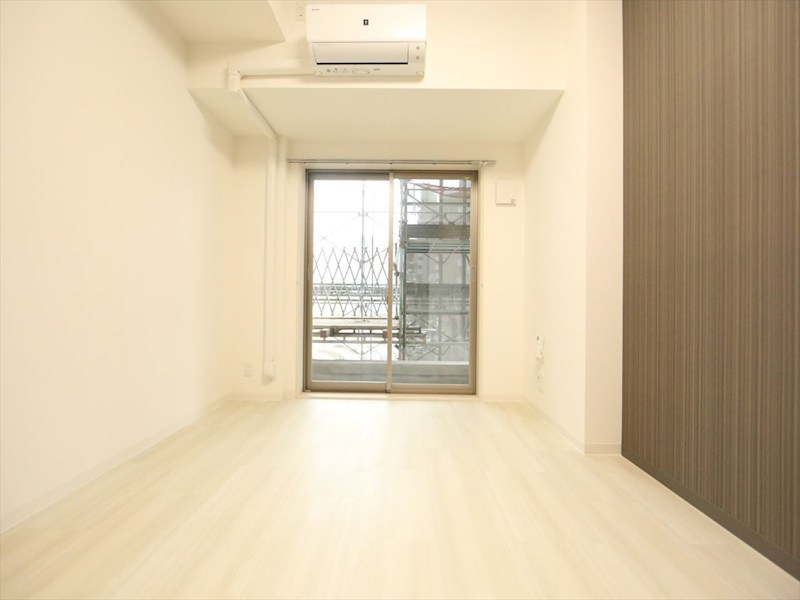 バルコニー　洋室7.1帖　エアコン完備　バルコニー