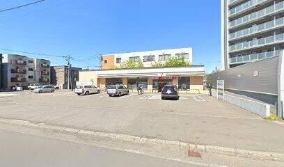 コンビニ　セブンイレブン札幌豊平2条8丁目店（コンビニ）まで138m