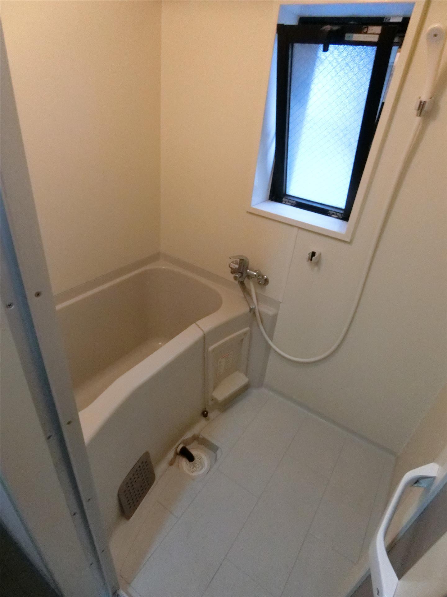 バス・シャワールーム　同タイプ別部屋の写真です