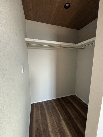 収納　※写真は201号室です。 ※相違する場合は現況を優先いたしま