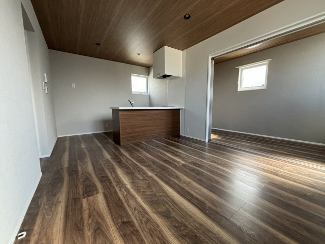 居室・リビング　※写真は201号室です。 ※相違する場合は現況を優先いたしま