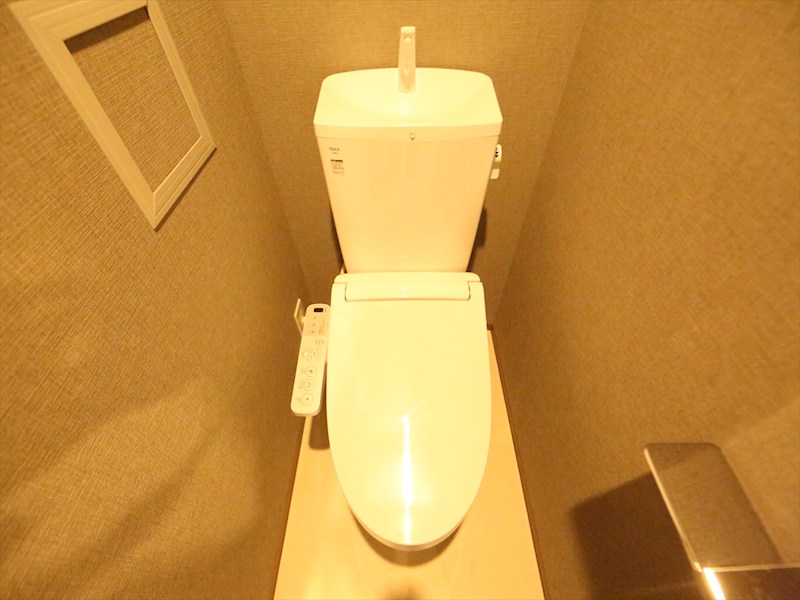 トイレ　温水洗浄暖房便座付トイレ