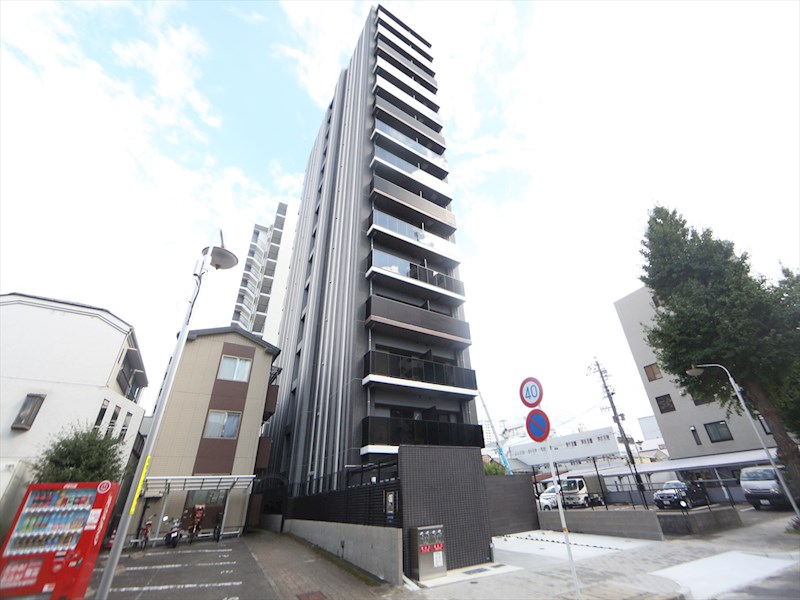 建物外観　外観　オートロック付　宅配ＢＯＸ有り　防犯カメラ有り