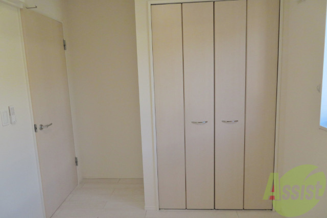 収納　収納はこちらです。横幅がありますが奥行はどうでしょうか。