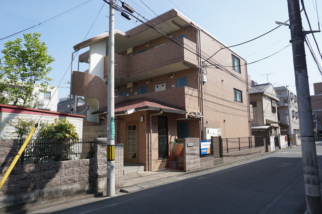 建物外観　丈夫で安心の鉄筋コンクリート造マンションです☆