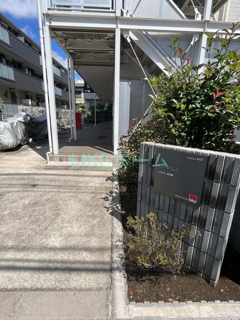 エントランス　庭