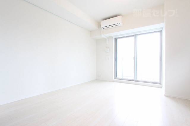 その他部屋・スペース　バルコニーの窓も大きくて見晴らしがいいですね