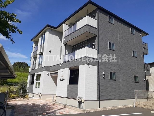 建物外観　２０２２年完成築浅物件☆オートロックや宅配ＢＯＸ付きです◎