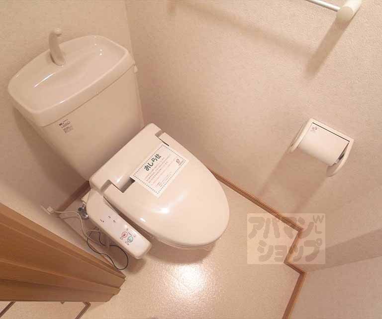 トイレ　温水洗浄便座付きトイレ