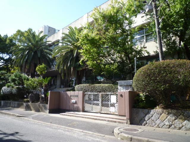 小学校　大阪狭山市立西小学校（小学校）まで429m