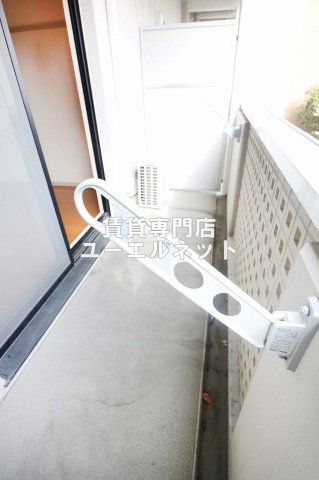 バルコニー　バルコニー付きで採光＆風通し良好！