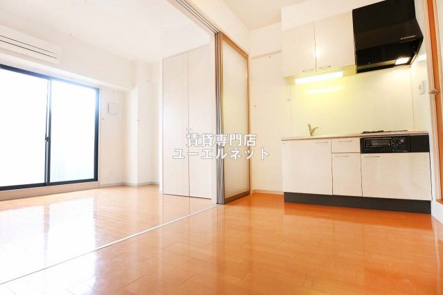 居室・リビング　ゆったりとくつろげる、落ち着きのある居室空間です