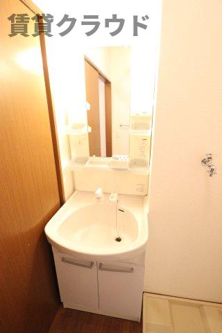 洗面設備　朝の準備に活躍する、洗髪洗面化粧台！