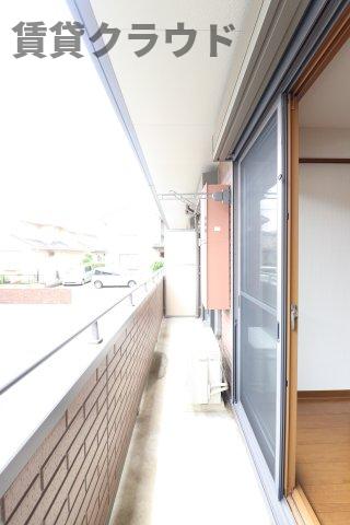 バルコニー　バルコニー付きのしっかり光が取り込める洋室です！