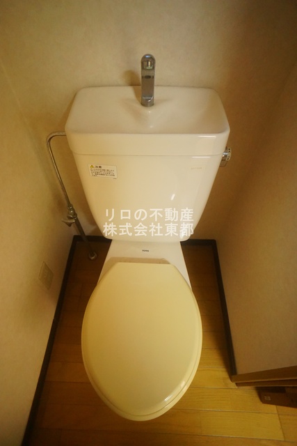 トイレ　※補修前のお写真です