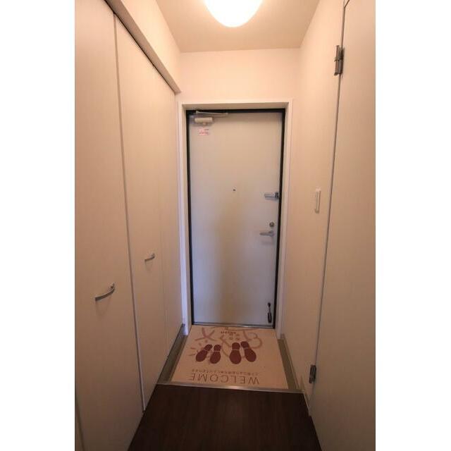 玄関　参考写真（同建物別部屋のものです）