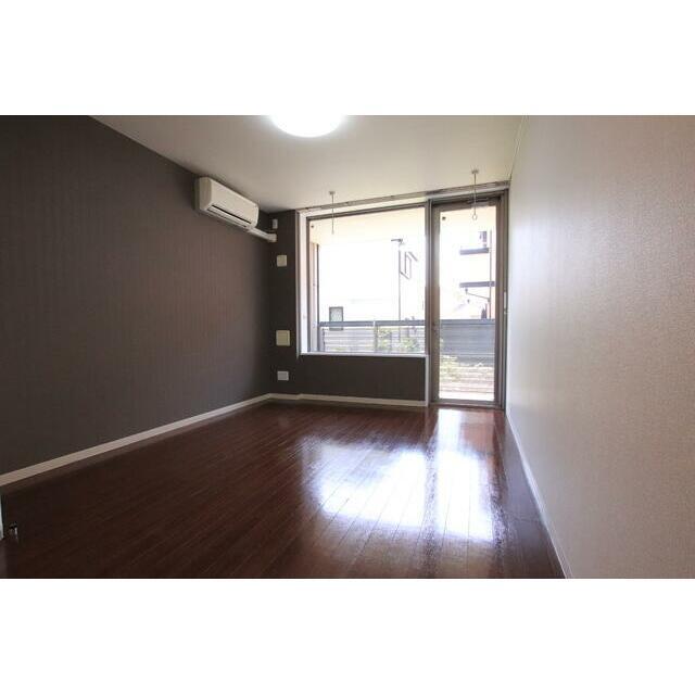 居室・リビング　参考写真（同建物別部屋のものです）