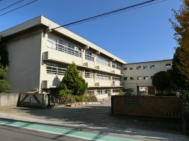 小学校　松戸市立上本郷小学校（小学校）まで915m