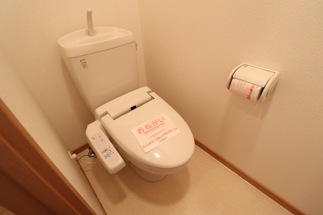 トイレ　温水洗浄便座