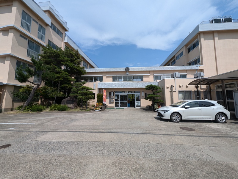 小学校　新潟市立新通小学校（小学校）まで800m